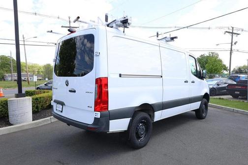 Arctic White 2022 Mercedes-Benz Sprinter 2500 Standard Roof