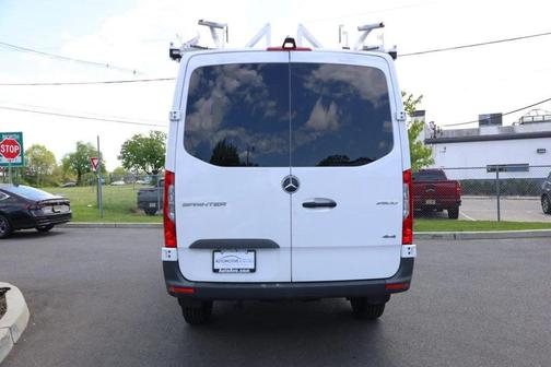 Arctic White 2022 Mercedes-Benz Sprinter 2500 Standard Roof
