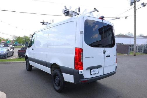 Arctic White 2022 Mercedes-Benz Sprinter 2500 Standard Roof