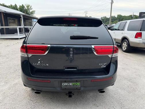 Blue 2014 Lincoln MKX Base