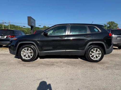 Brilliant Black Crystal Pearlcoat 2015 Jeep Cherokee Sport