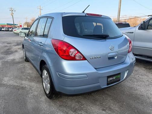 2011 Nissan Versa 1.8 SL