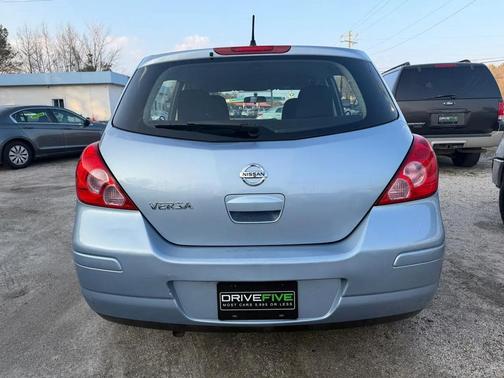 2011 Nissan Versa 1.8 SL