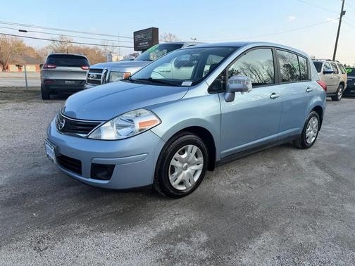 2011 Nissan Versa 1.8 SL