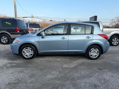 2011 Nissan Versa 1.8 SL