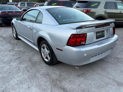 2001 Ford Mustang Base