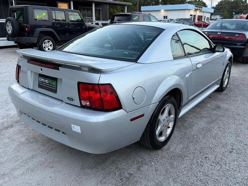 2001 Ford Mustang Base
