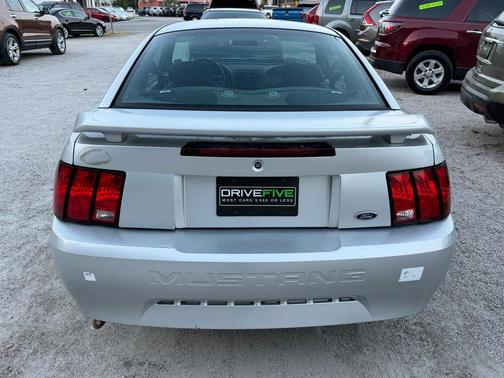 2001 Ford Mustang Base