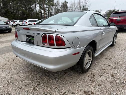 1998 Ford Mustang Base