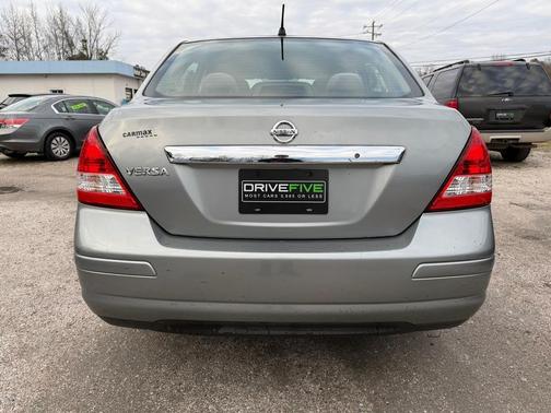 2009 Nissan Versa 1.8 S