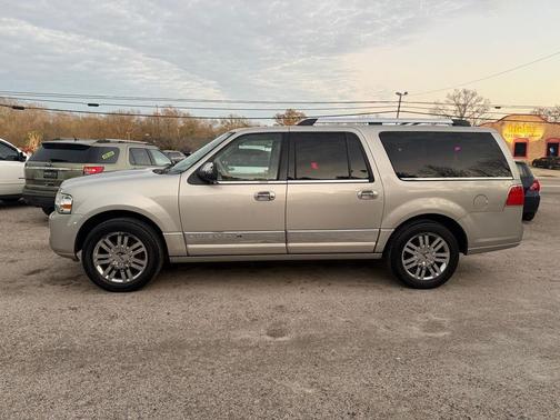 2007 Lincoln Navigator Base