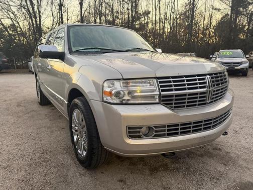 2007 Lincoln Navigator Base