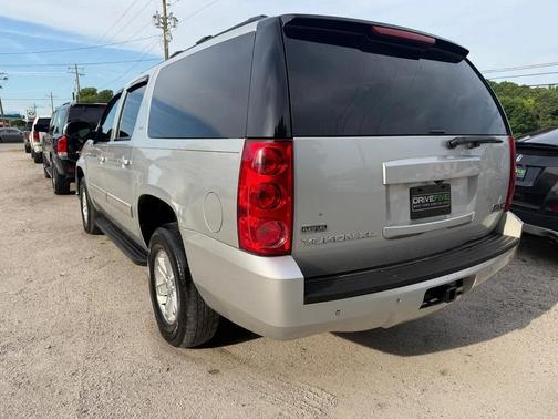 Silver 2011 GMC Yukon SLT