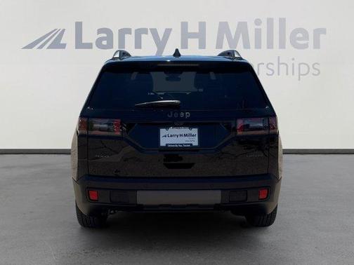 Diamond Black 2026 Jeep Cherokee LAREDO/LIMITED