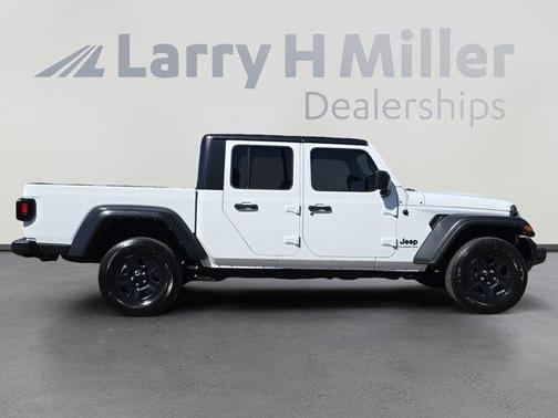 2022 Jeep Gladiator Sport