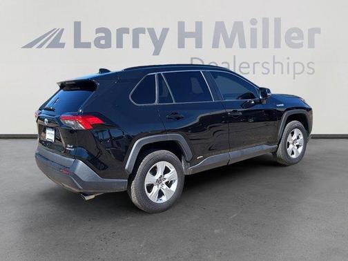 2021 Toyota RAV4 Hybrid XLE