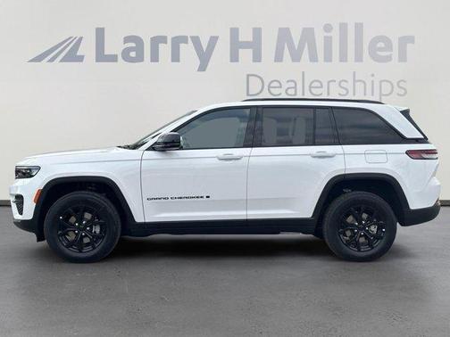2025 Jeep Grand Cherokee Laredo