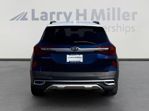 Dark Ocean Blue / White Roof 2021 Kia Seltos S
