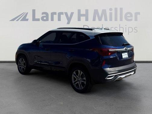 Dark Ocean Blue / White Roof 2021 Kia Seltos S