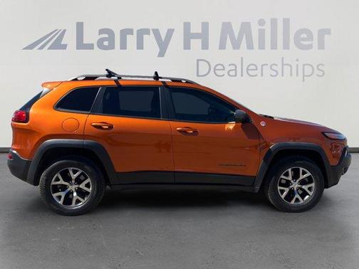 Mango Tango Pearlcoat 2016 Jeep Cherokee Trailhawk