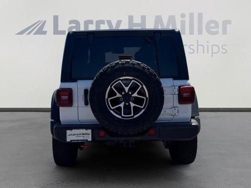 Bright White Clearcoat 2026 Jeep Wrangler Rubicon