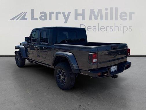 Granite Crystal Clearcoat Metallic 2026 Jeep Gladiator 85th Anniversary Edition