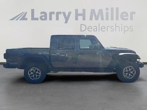 Granite Crystal Clearcoat Metallic 2026 Jeep Gladiator Rubicon