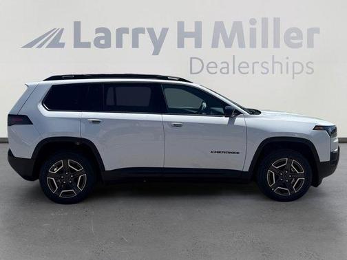 Bright White Clearcoat 2026 Jeep Cherokee LAREDO/LIMITED
