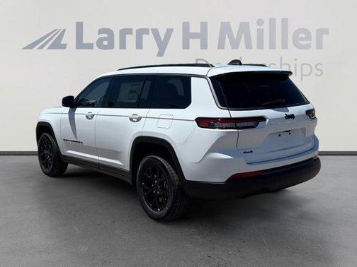 Bright White Clearcoat 2026 Jeep Grand Cherokee L Laredo