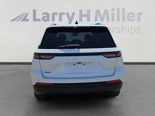 2024 Jeep Grand Cherokee Laredo