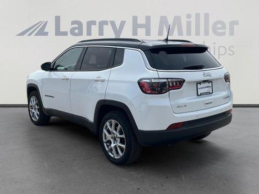 Bright White Clearcoat 2025 Jeep Compass Limited