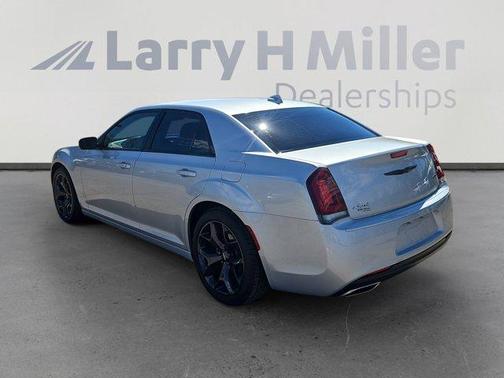 2022 Chrysler 300 Touring