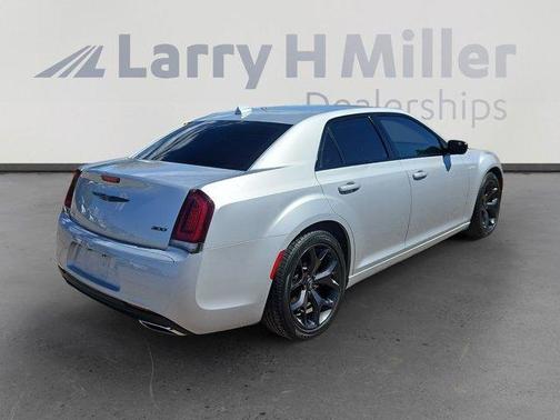 2022 Chrysler 300 Touring