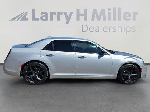 2022 Chrysler 300 Touring