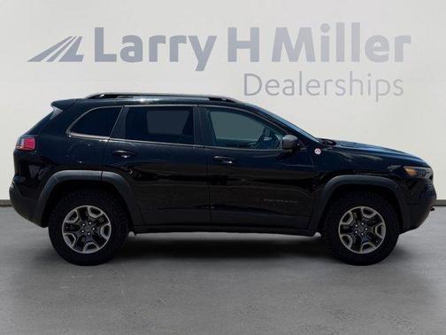 Diamond Black 2019 Jeep Cherokee Trailhawk