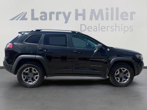 Diamond Black 2019 Jeep Cherokee Trailhawk