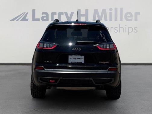Diamond Black 2019 Jeep Cherokee Trailhawk