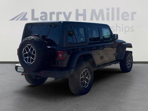 Black Clearcoat 2026 Jeep Wrangler Rubicon