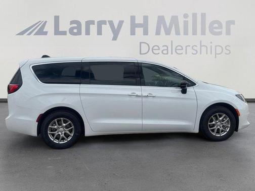Bright White Clearcoat 2026 Chrysler Voyager LX