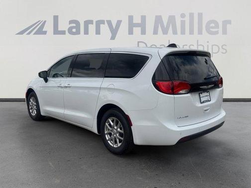 Bright White Clearcoat 2026 Chrysler Voyager LX