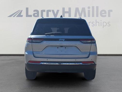 2023 Jeep Grand Cherokee Laredo