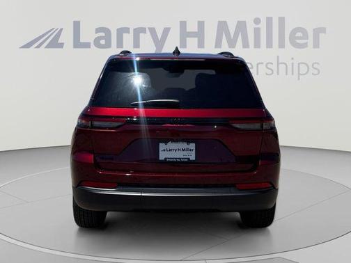 Velvet Red Pearlcoat 2026 Jeep Grand Cherokee Laredo