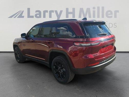 2025 Jeep Grand Cherokee Laredo