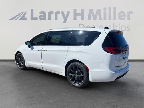 2026 Chrysler Pacifica Limited
