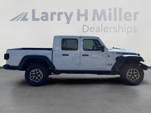 Bright White Clearcoat 2026 Jeep Gladiator Rubicon