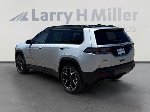 Silver Zynith Clearcoat 2026 Jeep Cherokee Overland