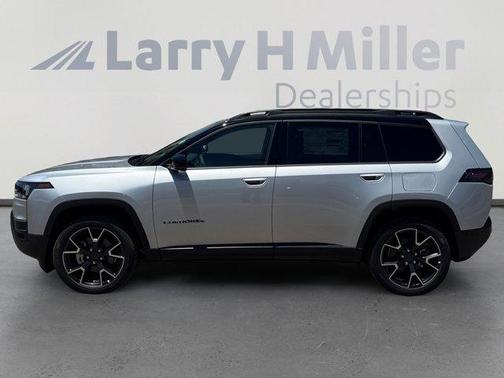 Silver Zynith Clearcoat 2026 Jeep Cherokee Overland