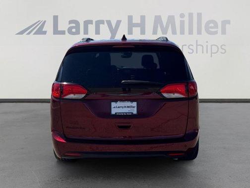 Velvet Red Pearlcoat 2019 Chrysler Pacifica Touring-L Plus