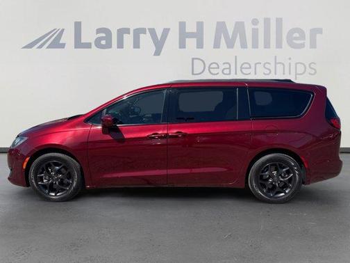 Velvet Red Pearlcoat 2019 Chrysler Pacifica Touring-L Plus