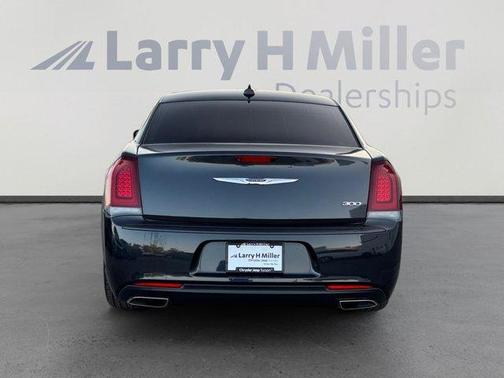 2018 Chrysler 300 Touring